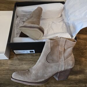 Silma Booties Truffle Suede Boots